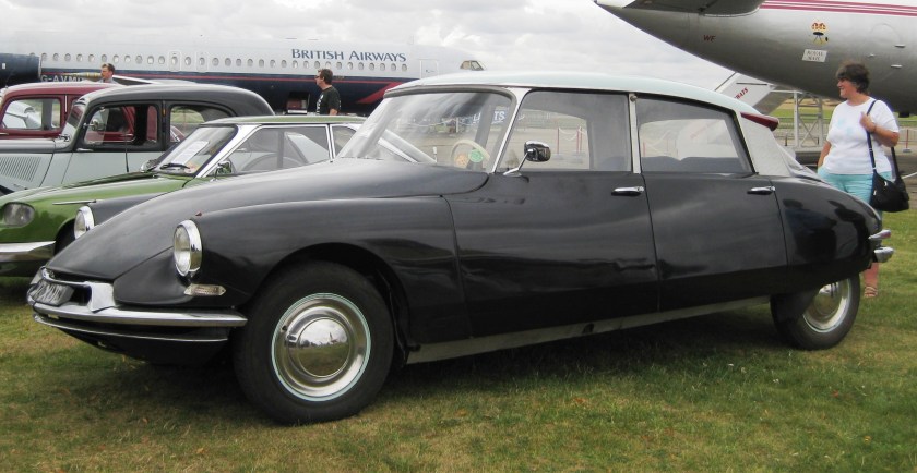 Citroen_DS_19_1957